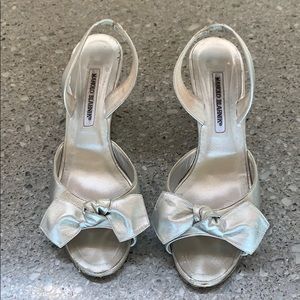 MANOLO BLAHNIK Silver Leather Bow Wedge 8.5/39